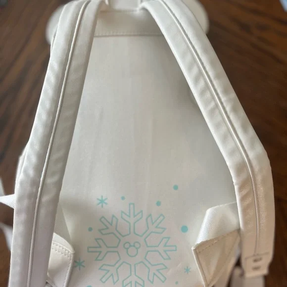 Disney Loungefly Minnie Mouse Snowman Backpack - Picture 2 of 3